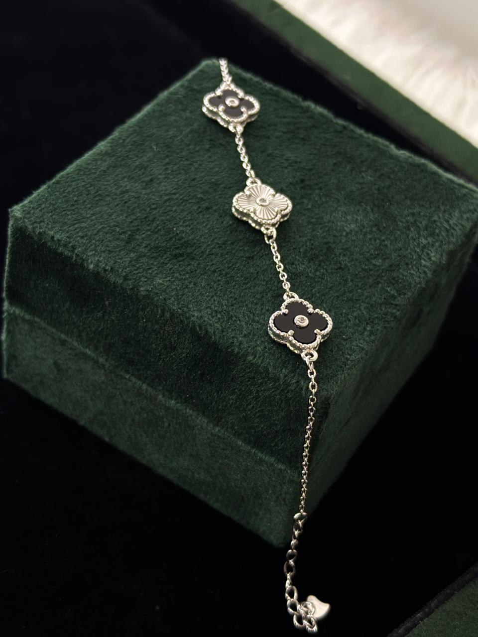 REAL SILVER VC BRACELET FOR WOMEN WB0053