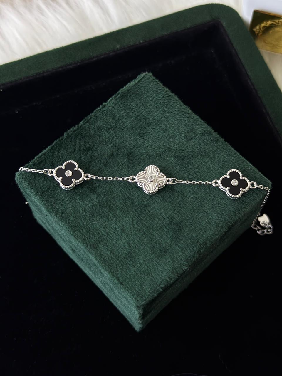 REAL SILVER VC BRACELET FOR WOMEN WB0053